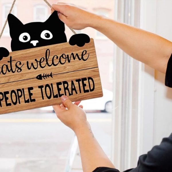 Welcome Home, Cat Lovers! LHIUEM Funny Cat Sign: The Perfect Paw-sitive Addition to Your Home 🐾