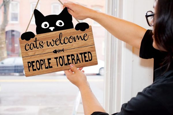 cats-welcome-home-board-window